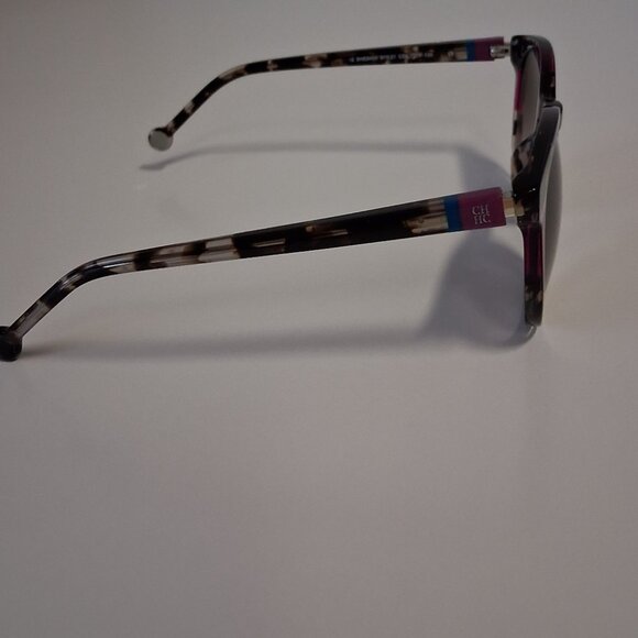 Carolina Herrera SHE845V 721Y Sunglasses – Brand New - Picture 2 of 5